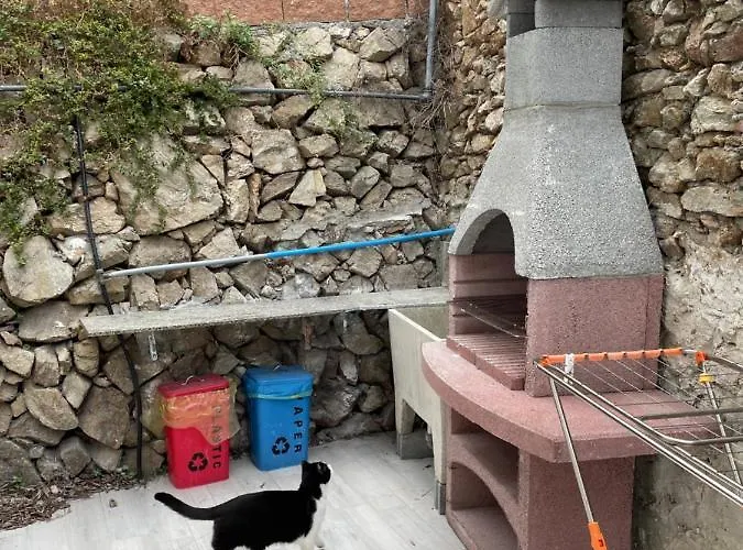 Casa Del Sasso アパート ベルジェッジ